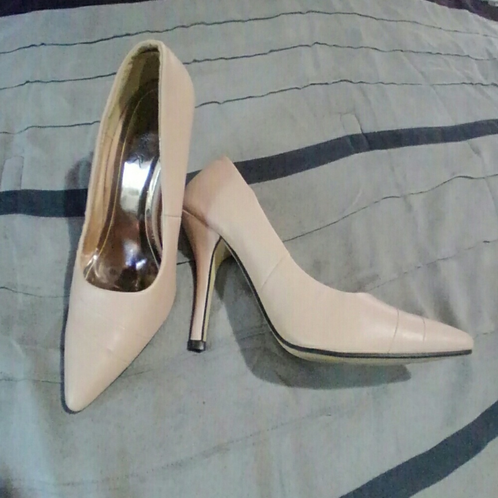 Elsie by Damita K size 6 heels